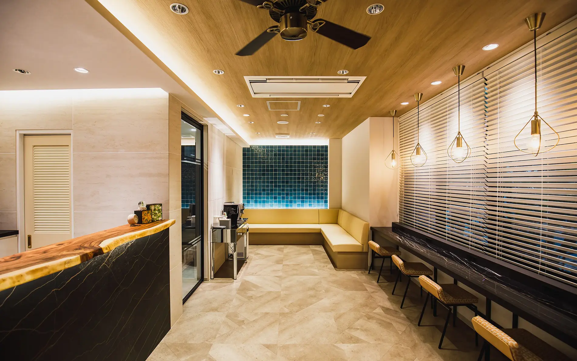 待合室：スライダー01