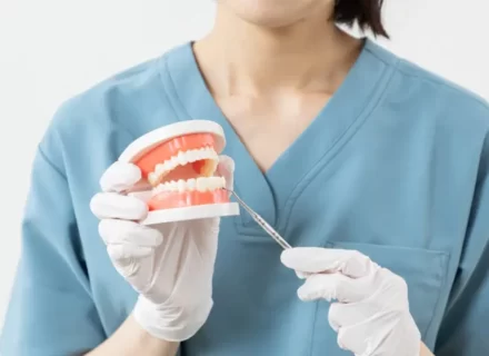 歯がぐらつく原因とは？すぐに受診すべきケースも歯科医師が解説